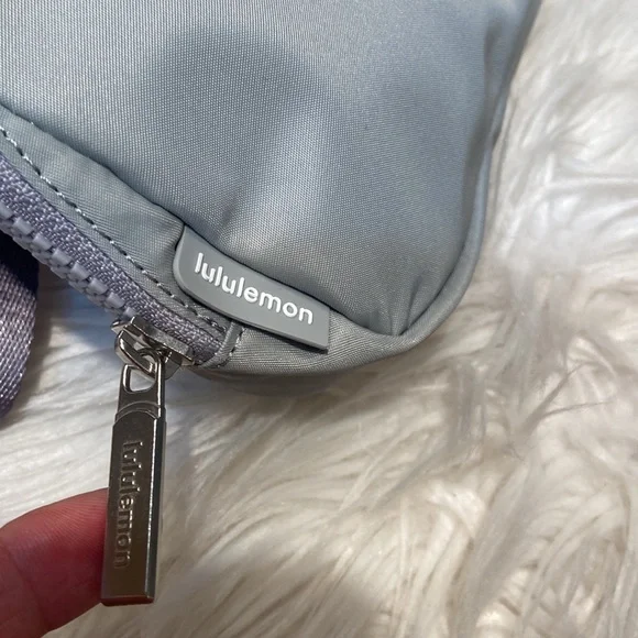 Lululemon Everywhere Belt Bag - Picture 9 of 12